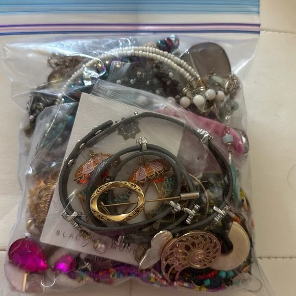 Jewelry mystery bag all wearable name brand modern some boutique J0008 - Picture 2 of 4